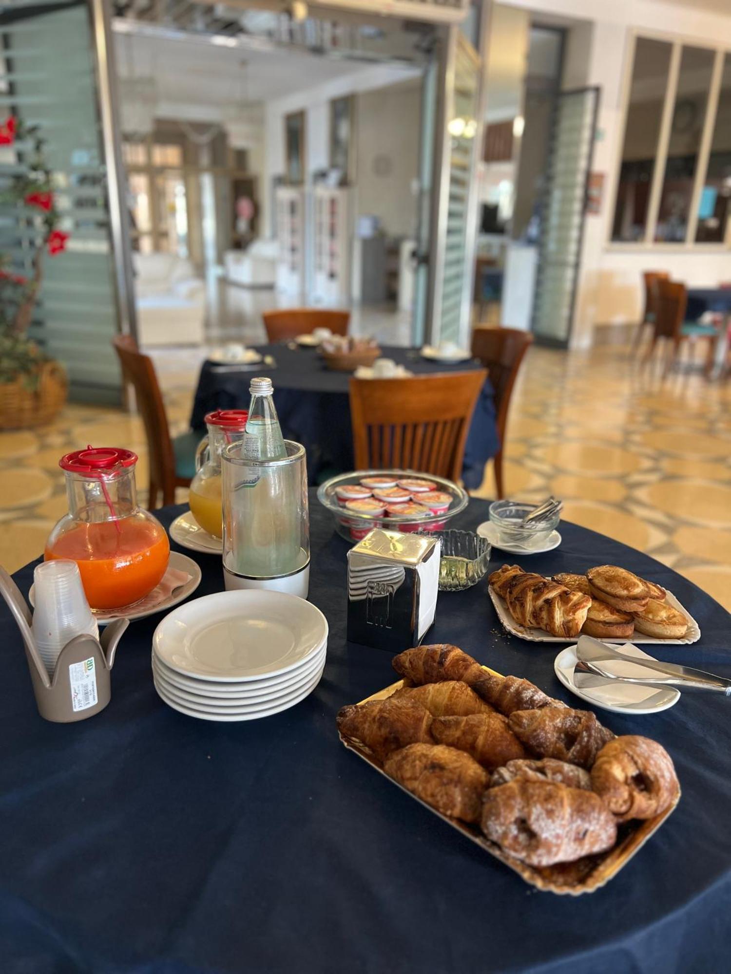 פריגולה Racar Hotel מראה חיצוני תמונה