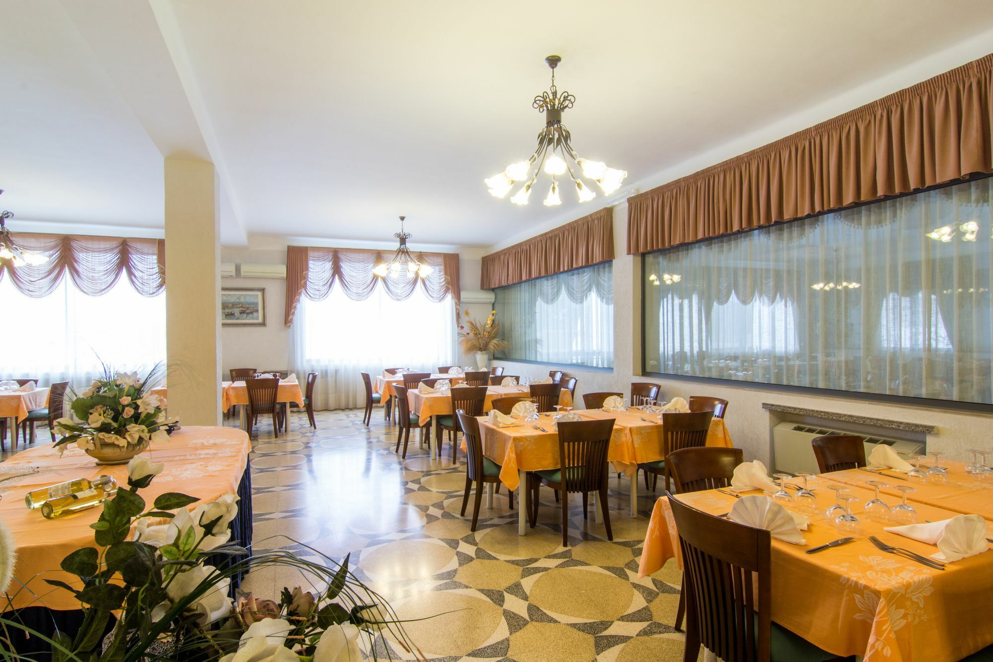 פריגולה Racar Hotel מראה חיצוני תמונה