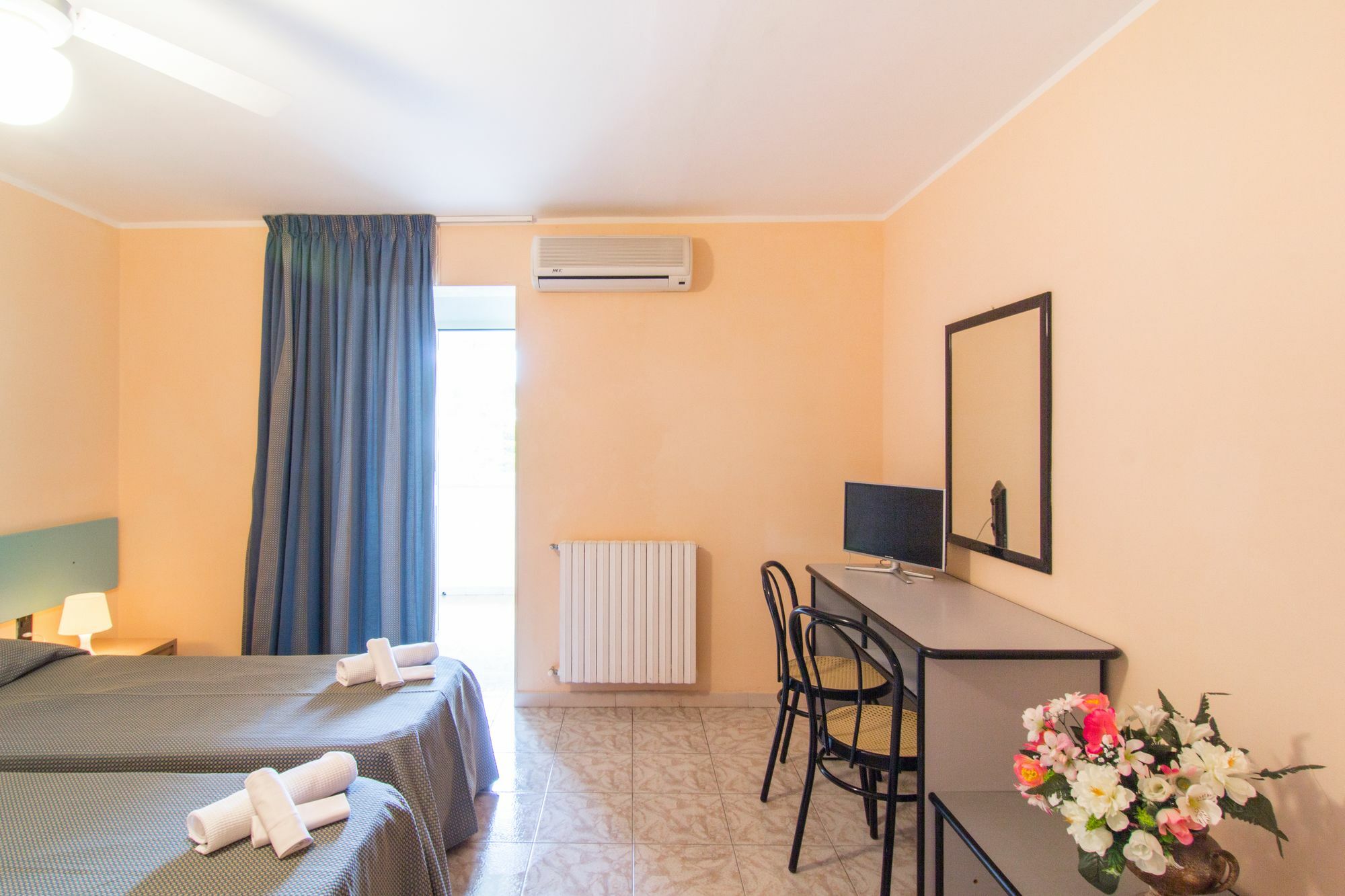 פריגולה Racar Hotel מראה חיצוני תמונה