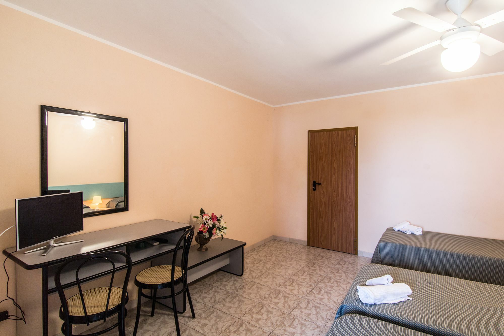 פריגולה Racar Hotel מראה חיצוני תמונה