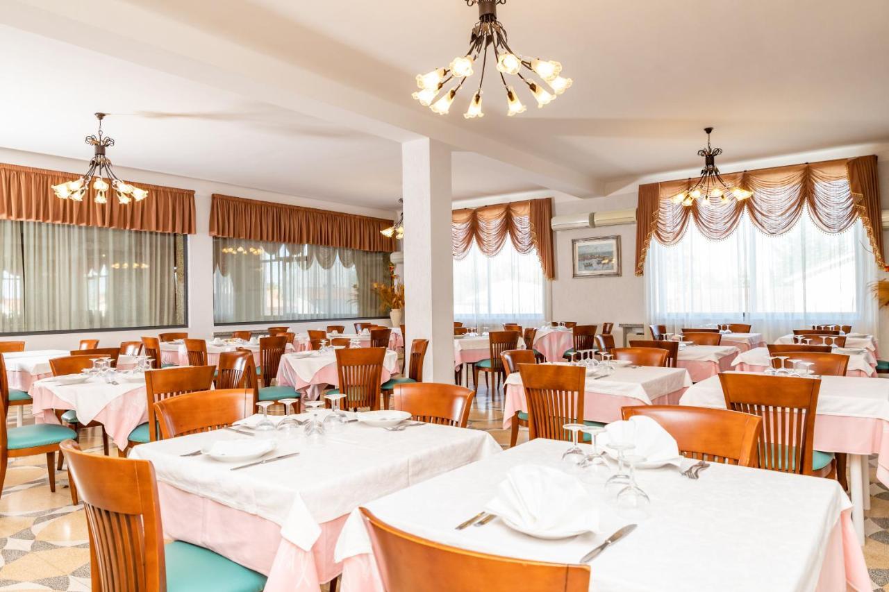 פריגולה Racar Hotel מראה חיצוני תמונה